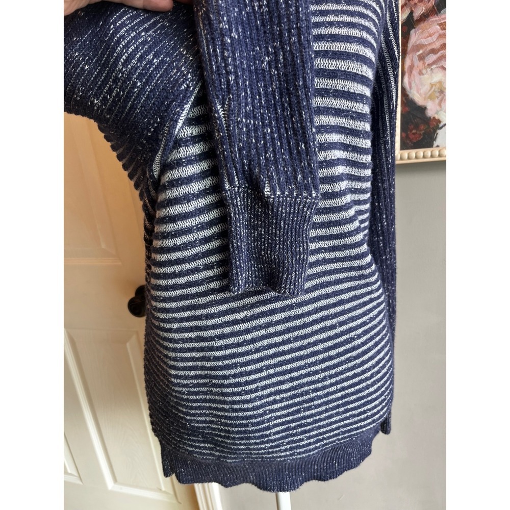 GAP Women's Striped Knit Pullover Sweater Lightweight Long Sleeve Casual Top - Picture 3 of 8